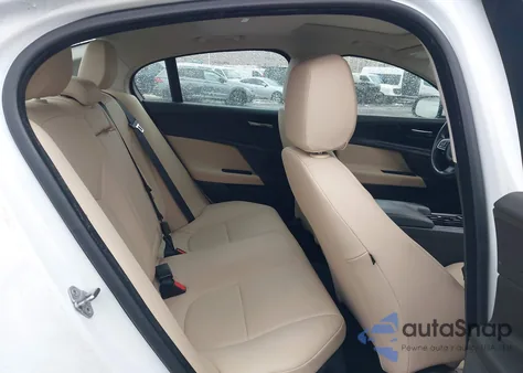 2017 Jaguar Xe 20D Premium z USA, uszkodzony, nr VIN SAJAJ4BN4HA956865